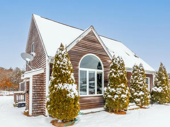 15 Fresh Pond Farm Road, East Falmouth, MA 02536