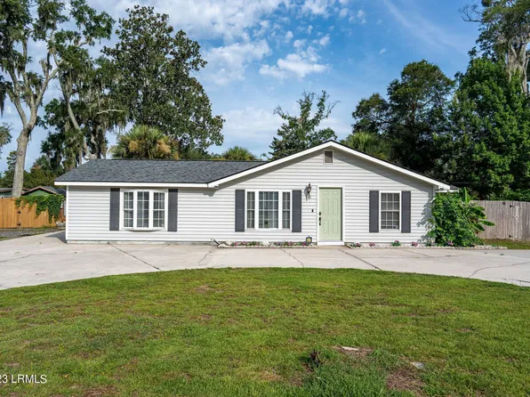 915 Belleview Cir W, Beaufort, SC 29902