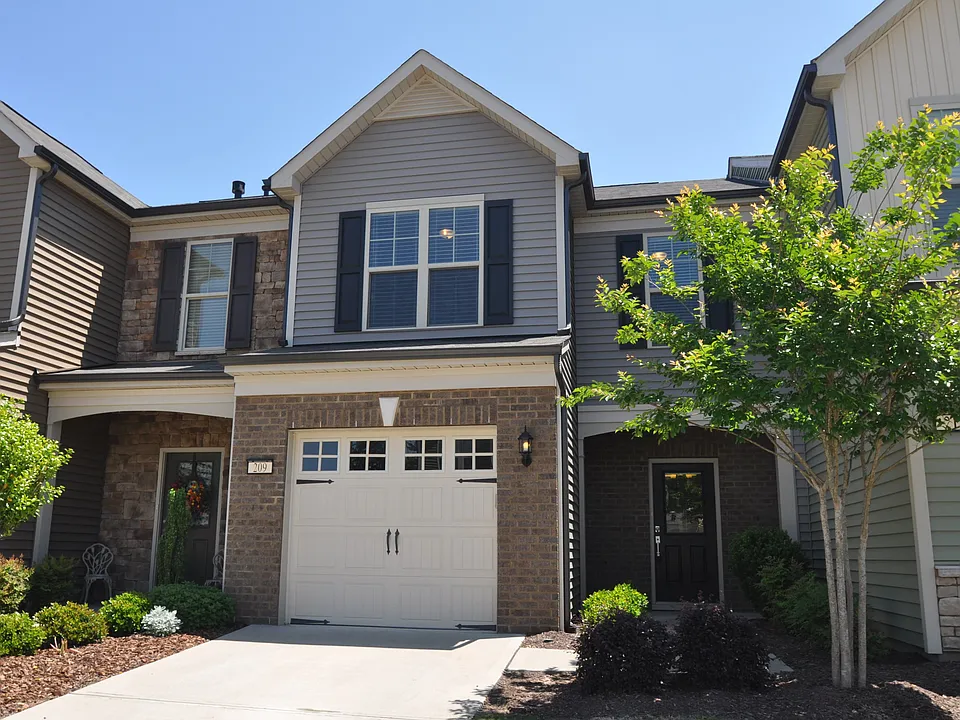 209 Brier Crossings Loop