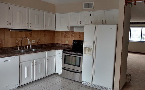 3rd image of 1412 Carol Ct APT 2B