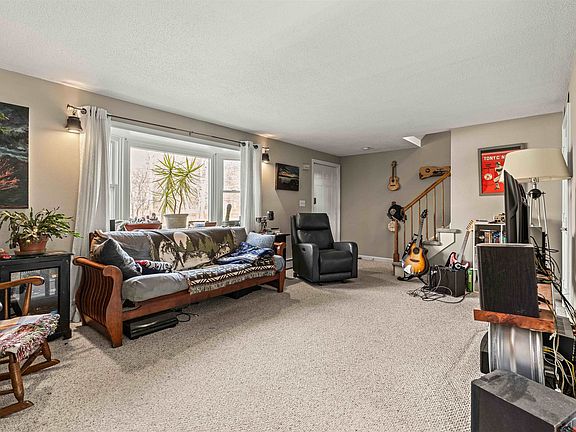 4th image of 56 Kingston Road #B