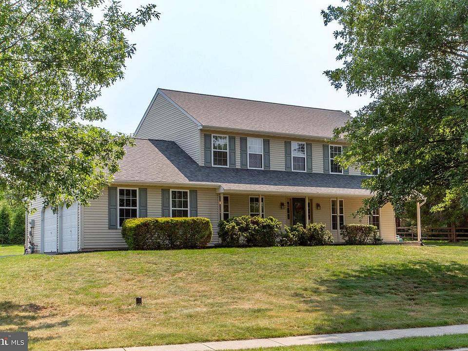 1st image of 949 Scarlet Oak Dr