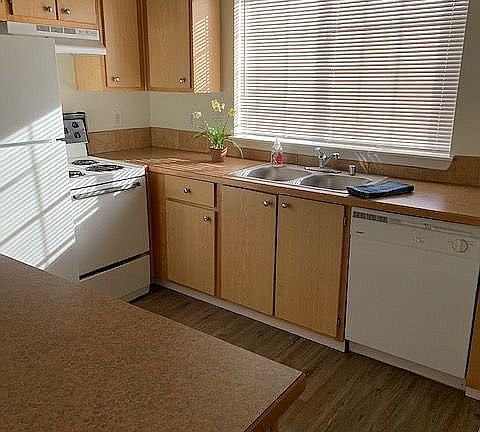 5th image of 5313 NE 66th Ave #H66