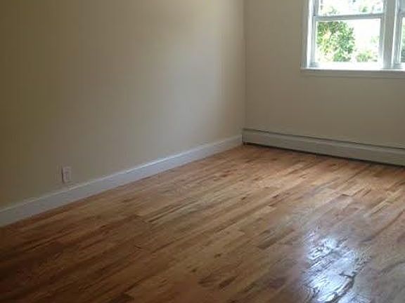 4th image of 934 E 226th St #1A