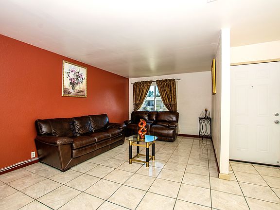 4th image of 8298 Pinyon Ave