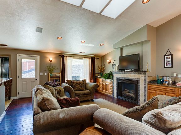 2nd image of 4901 Hershey Ln