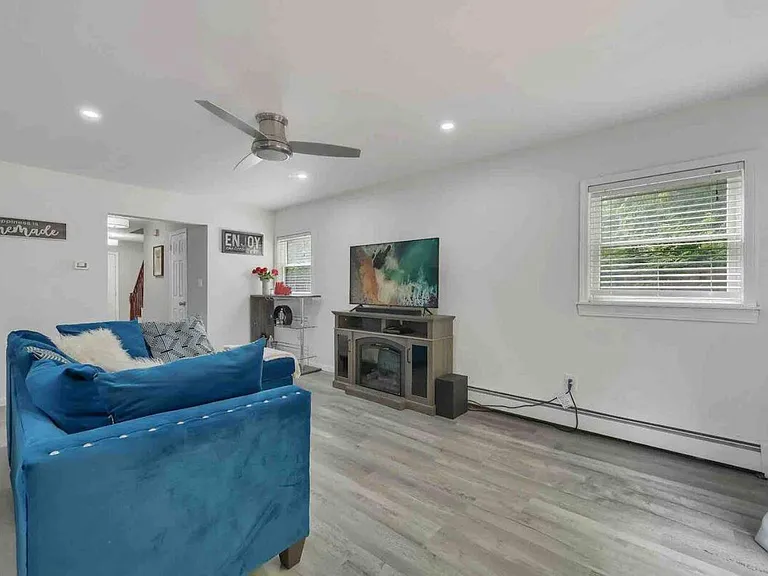 16 Fitzgerald Ct — Photo 2