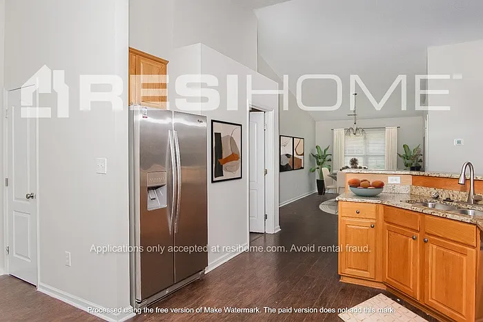 4 bed, 2.0 bath, 1820 sqft, $1,620 — Photo 3