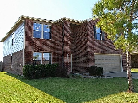 TREMENDOUS VALUE FOR THIS GORGEOUS FOX & JACOBS 'TRENTON' PLAN WITH LOTS OF LIVING SPACE AND ~$36,000 IN UPGRADES!  THIS HOME OFFERS BOTH FORMAL LIVING & DINING, LARGE OPEN FAMILY AREA WITH GREAT ROOM, KITCHEN & BREAKFAST, GAME ROOM & 5 BR'S, 3 BATHS