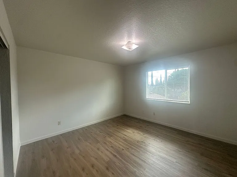 366 E Edison St #1 - #12, Manteca — Photo 18
