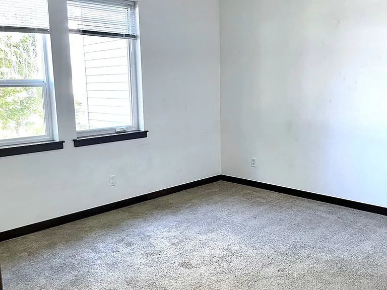 1513 E St — Photo 18
