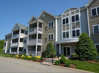 2105 Briarwood Vlg #2105, Clinton, MA 01510