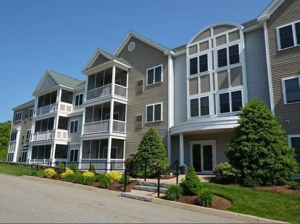 2105 Briarwood Vlg #2105, Clinton, MA 01510