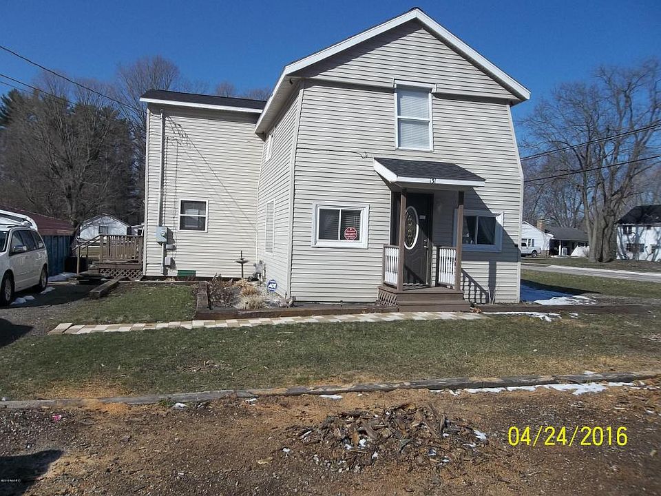 1st image of 131 S Park St