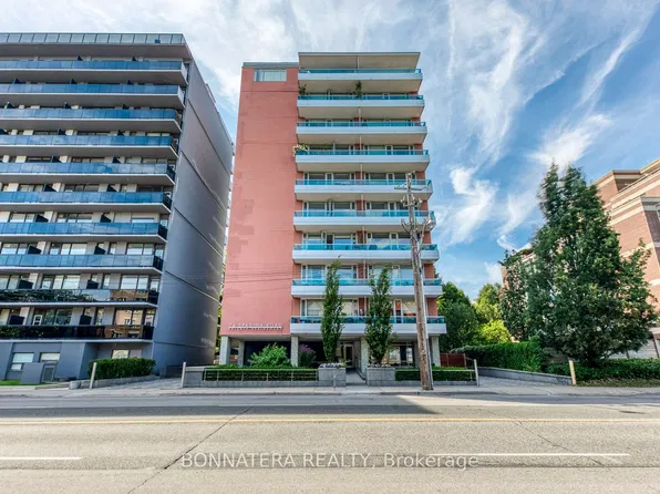 74 Spadina Rd #402, Toronto, ON M5R 2T5
