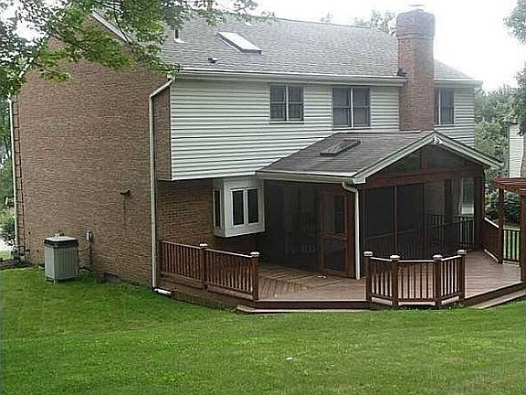 3rd image of 317 Winchester Ct