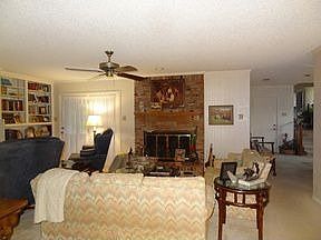 4th image of 9051 Oriole Dr