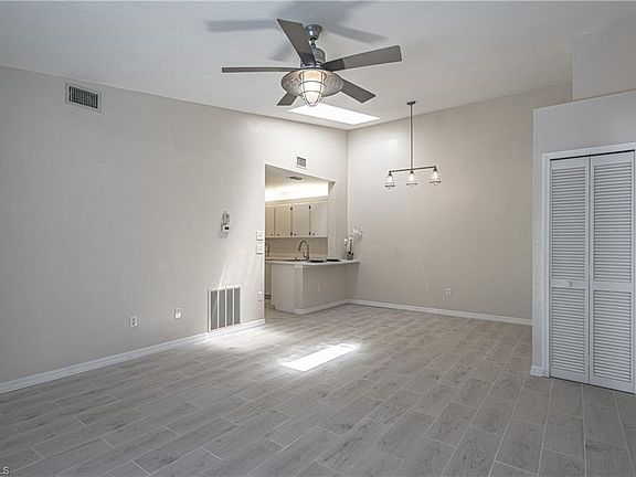 4th image of 3300 Loveland Blvd Unit 3201