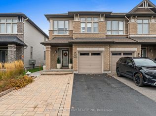 708 Guardian Grv, Ottawa, ON K1X 0B3