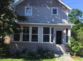 74 Pleasant St, Richmond, VT 05477