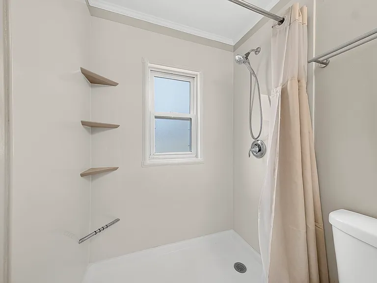 437 Warfield Ave — Photo 22