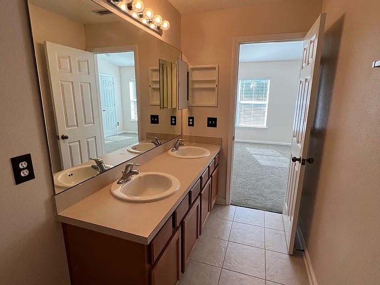 5906 Brice Ct — Photo 14