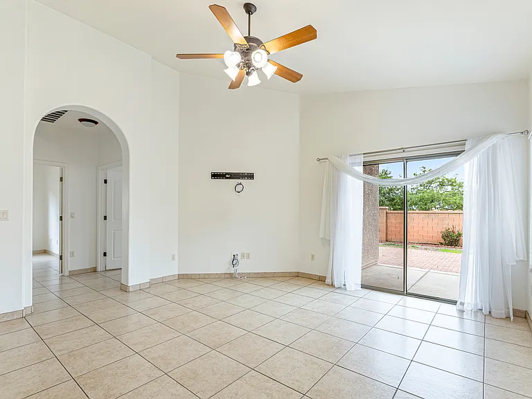 345 E Camino Del Abeto — Photo 20