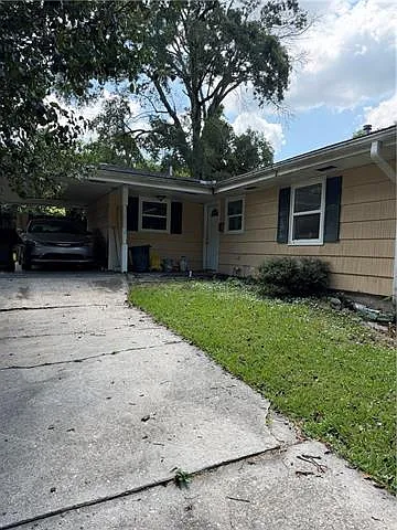 4 bed, 2.0 bath, 1387 sqft, $2,000 — Photo 2