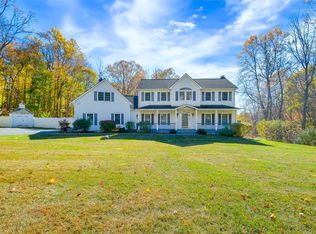 572 Quaker Hill Rd, Pawling, NY 12564