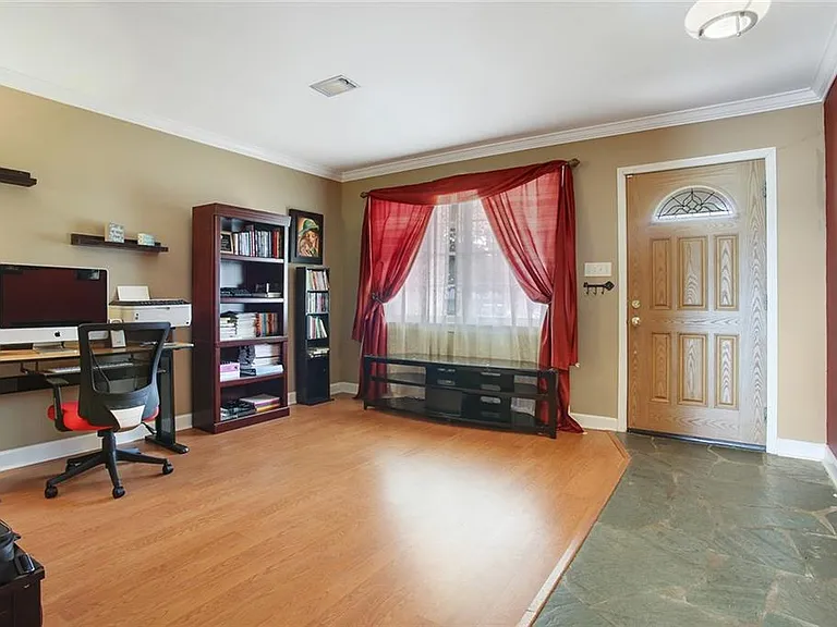 5029 Loveland St — Photo 3