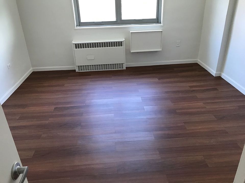 2nd image of 825 Boynton Ave APT 7G
