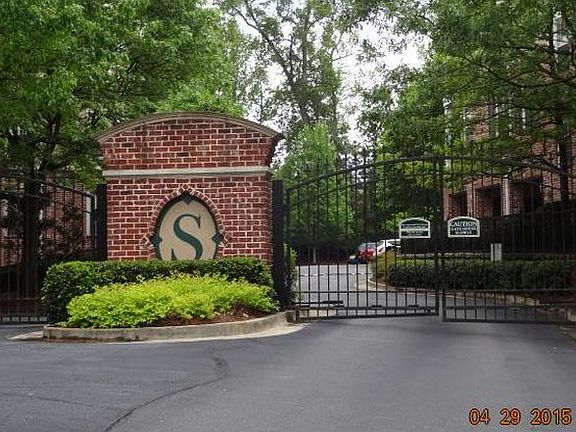 Stratford Commons Gate