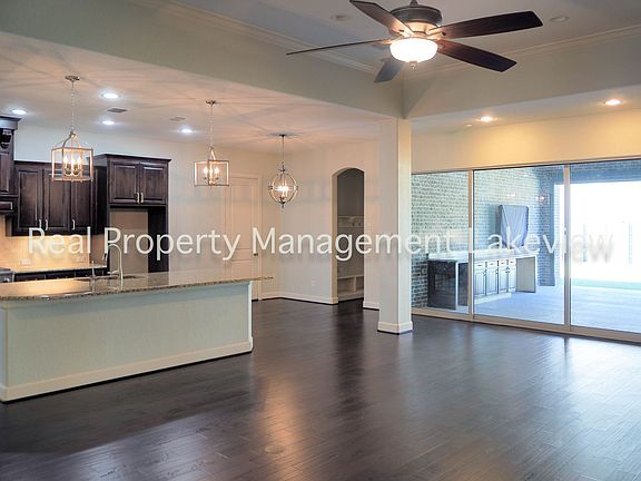 5th image of 1301 5th St
