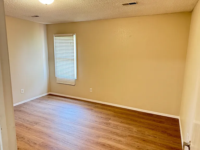 3044 W Greenwood St — Photo 22