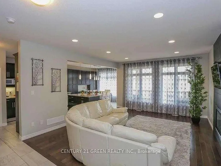 1221 Gough Rd #UPPER LEVEL — Photo 4