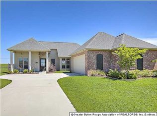 6166 Pelican Crossing Dr, Gonzales, LA 70737