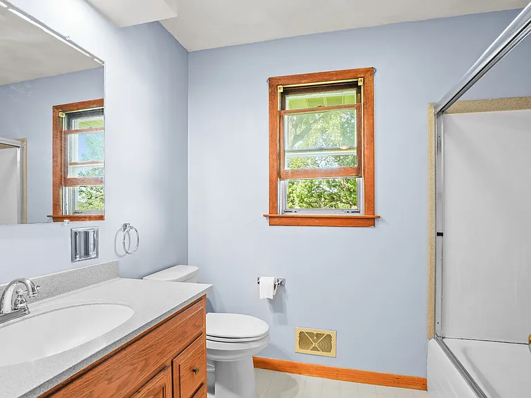 408 S Jensen Rd — Photo 12