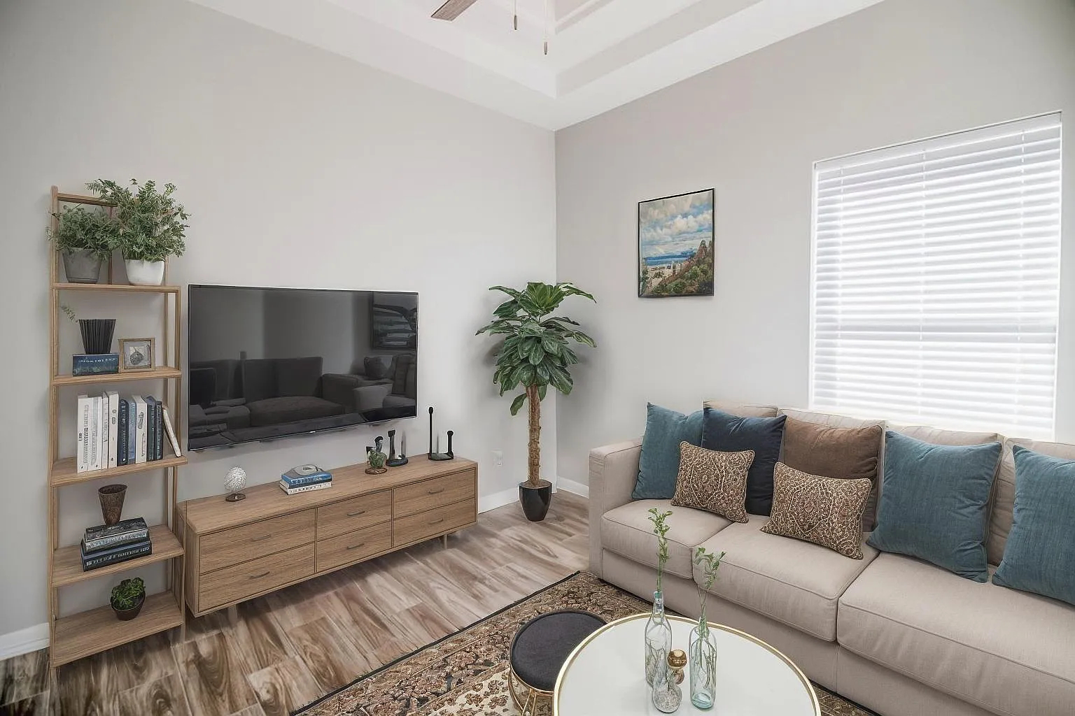 3 bed, 2.0 bath, 1000 sqft, $899 — Photo 4