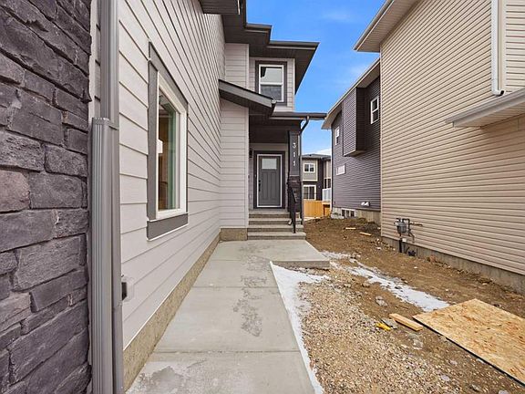 3rd image of 311 N Waterford Rd