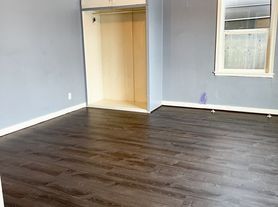 Century 21 Gold Rush - 1bed/bath Apartments Located in Fairbanks