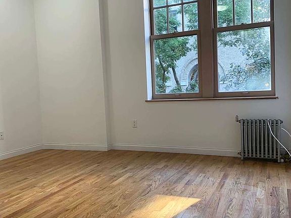 4th image of 172 Waverly Pl #2AF