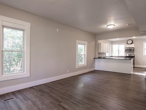 5th image of 1602 Johnson St NE
