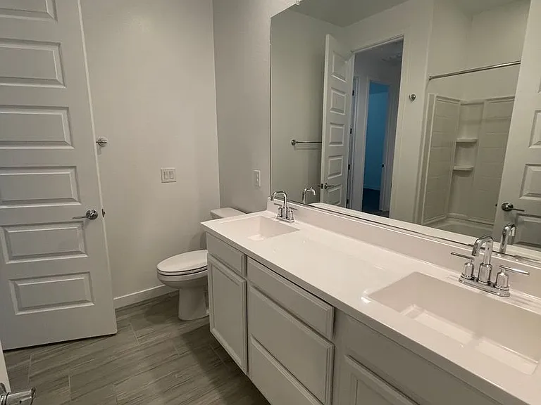 9343 W Glenrosa Ave — Photo 10