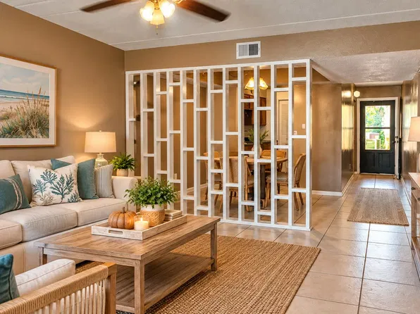 209 W Miracle Strip Pkwy APT A104, Mary Esther, FL 32569