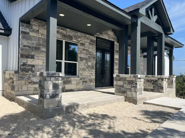 224 FREEDOM ST, Fischer, TX 78623