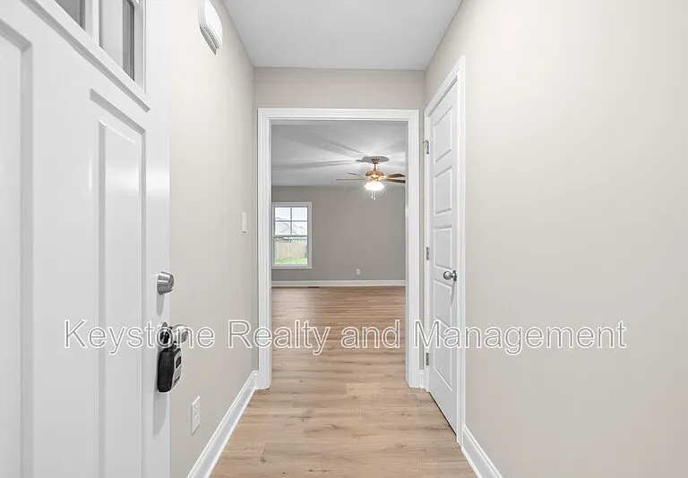 3800 Roscommon Way — Photo 2