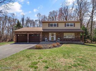 22 Northwood Dr, Malta, NY 12020
