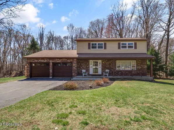 22 Northwood Drive, Malta, NY 12020