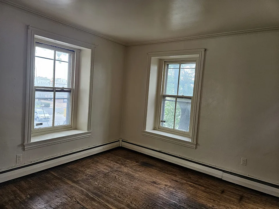 190 W Maplewood Ave #2