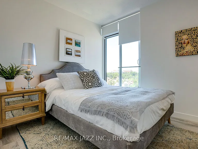 100 Bond St E #1205 — Photo 3
